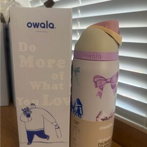 Owala Purple and Cream Water Bottle